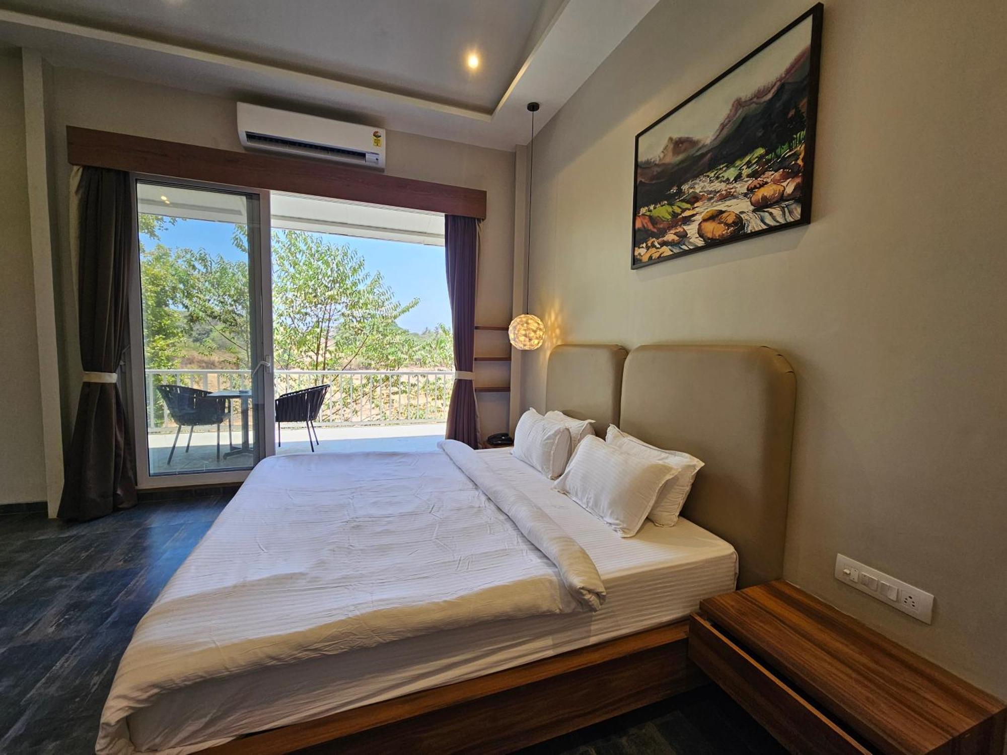 River Estates Luxury Resort & Spa Karjat Exterior foto